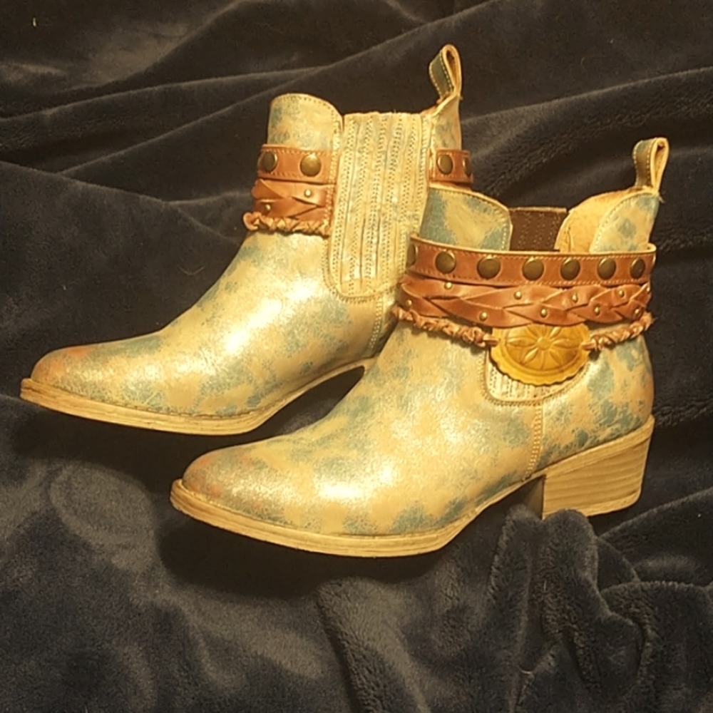 Low Boots